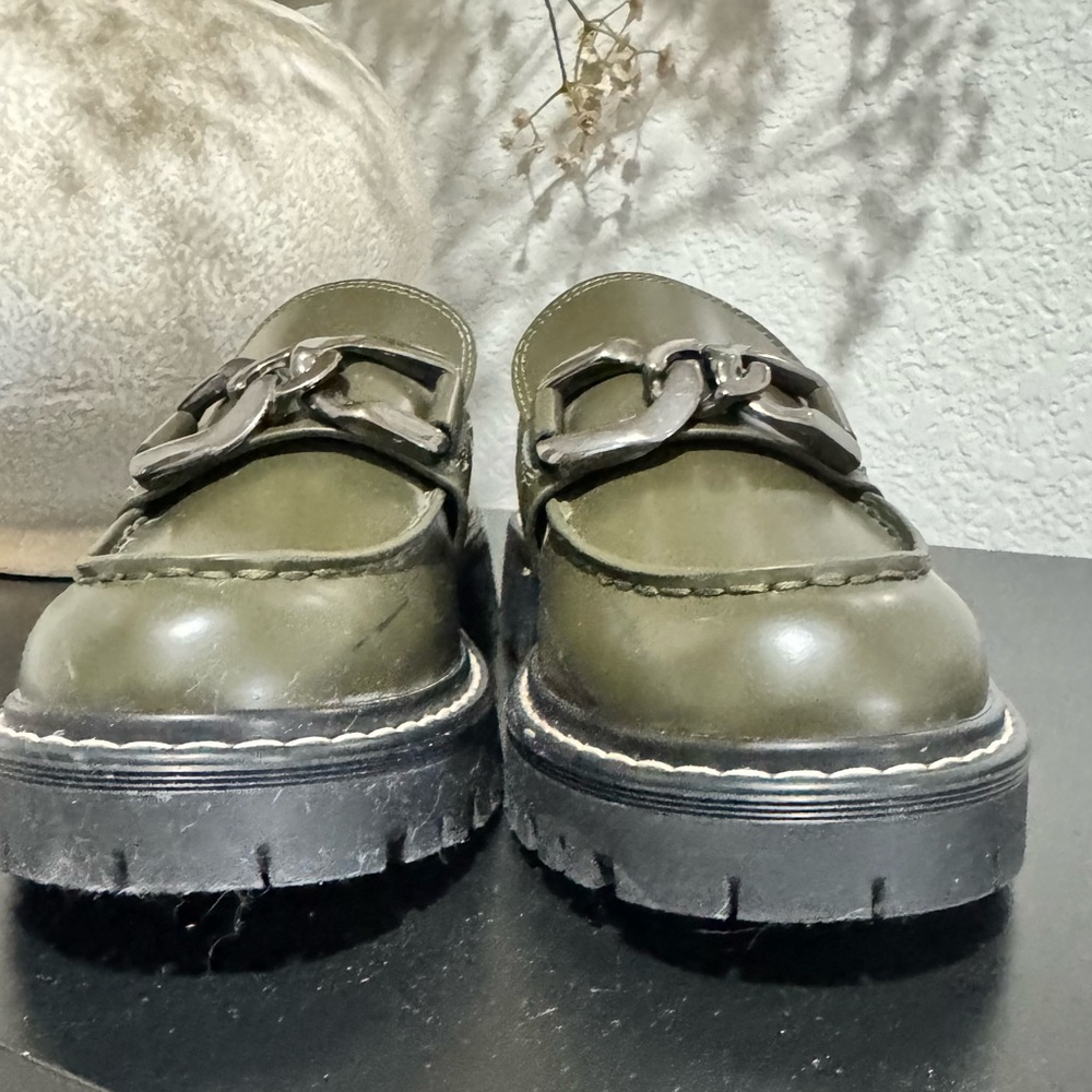 Marc Fisher Green Chunky Loafers with Glossy Finish - Picture 6 of 11